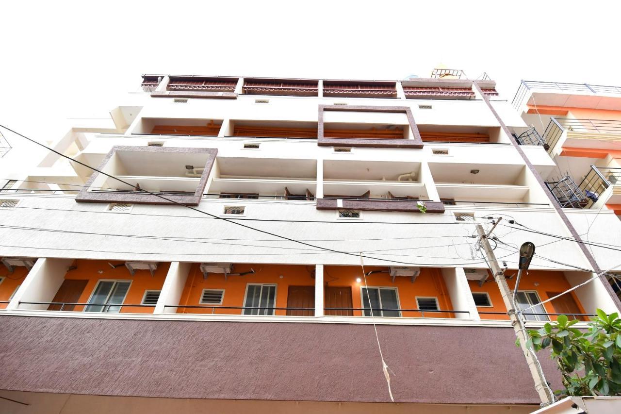 Oyo 44065 Sri Krishna Nilaya Hotel Bangalore Luaran gambar