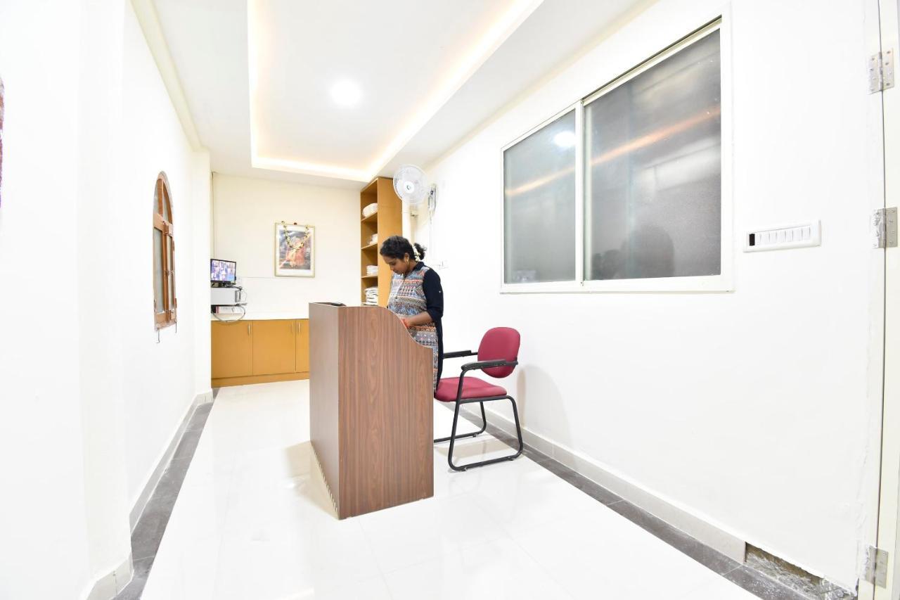 Oyo 44065 Sri Krishna Nilaya Hotel Bangalore Luaran gambar
